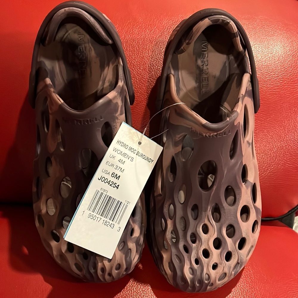 NWT Merrell water shoes